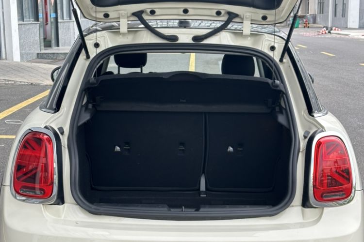Used MINI 2022 1.5T COOPER Classic Edition Five-Door Version Interior 5