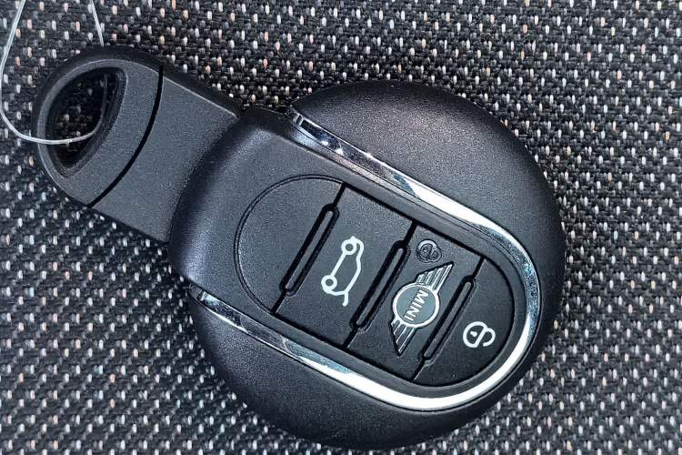 Used MINI 2022 Updated 1.5T ONE Interior 6