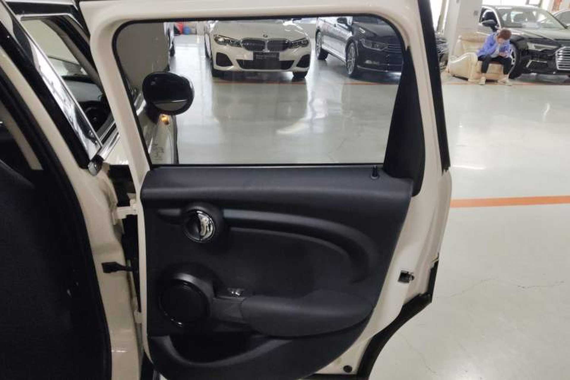 Used MINI 2022 Updated 1.5T ONE Five-Door PLUS Edition Interior 6
