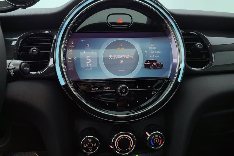 Used MINI 2022 Updated 1.5T ONE Interior 7