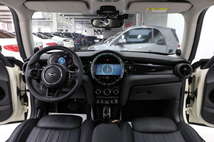 Used MINI 2022 2.0T COOPER S Artist Interior 7