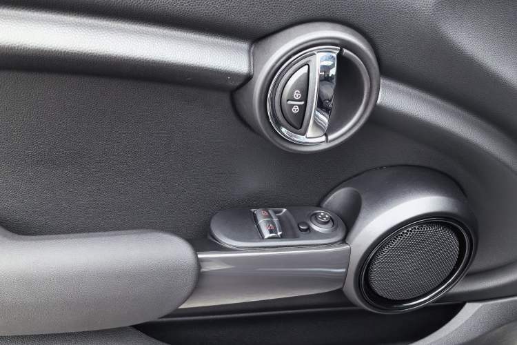 Used MINI 2022 Updated 1.5T ONE Interior 8