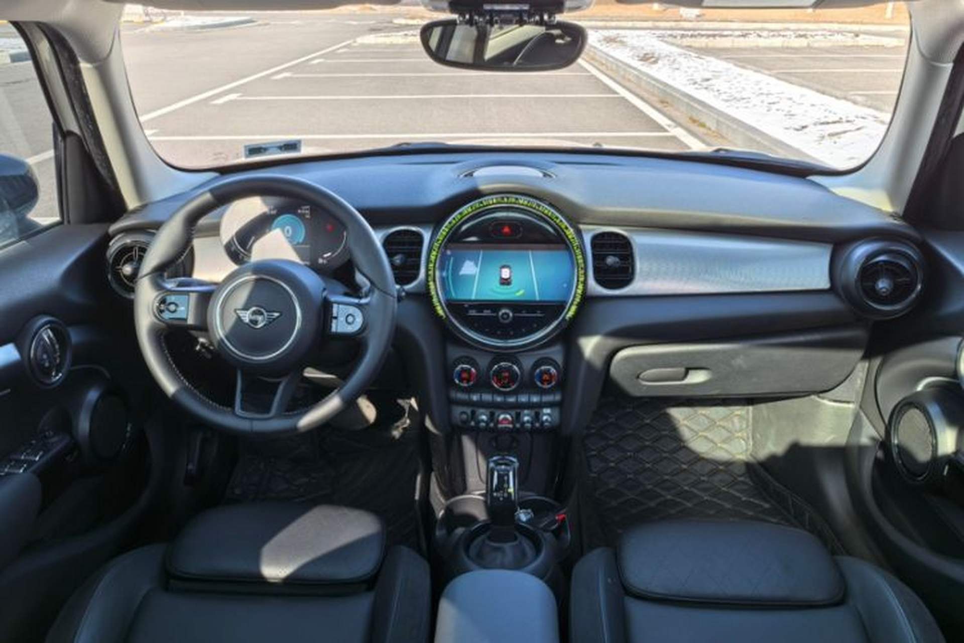 Used MINI 2022 Updated 1.5T COOPER Artist Five-Door Edition Interior 9