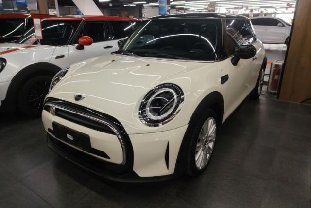 Used MINI 2022 1.5T COOPER Classic Edition