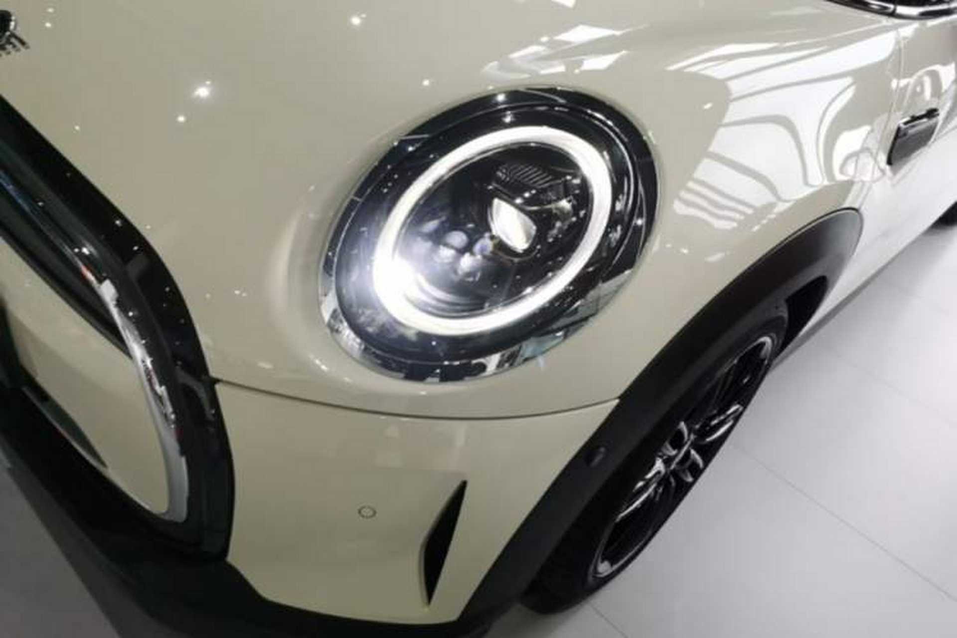 Used MINI 2022 Updated 1.5T COOPER Artist Five-Door Edition Left Front Headlight