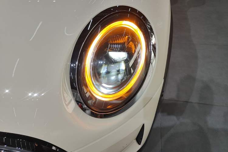 Used MINI 2022 1.5T COOPER Artist Five-Door Edition Left Front Headlight