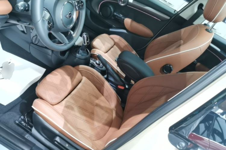 Used MINI 2022 Updated 1.5T COOPER Artist Five-Door Edition Left Front Seat