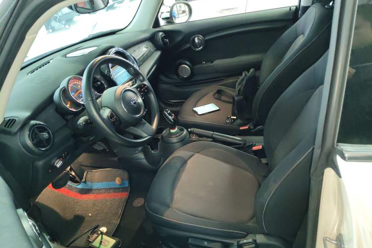 Used MINI 2022 Updated 1.5T ONE Left Front Seat