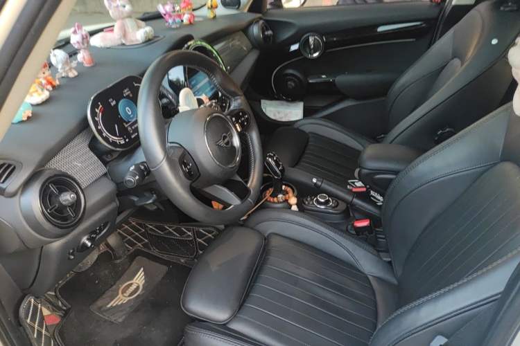 Used MINI 2022 Updated 2.0T COOPER S Classic Edition Five-Door Version Left Front Seat