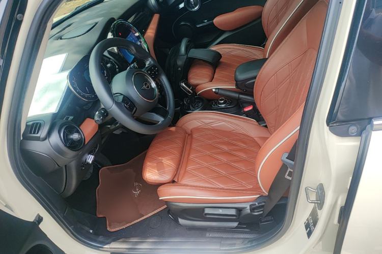 Used MINI 2022 1.5T COOPER Five-Door Edition The Coopers Commemorative Version Left Front Seat