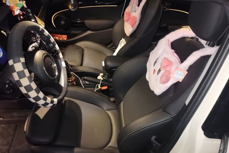 Used MINI 2022 Updated 1.5T COOPER Artist Five-Door Edition Left Front Seat