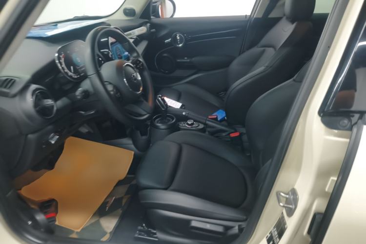 Used MINI 2022 Updated 1.5T COOPER Classic Edition Five-Door Version Left Front Seat