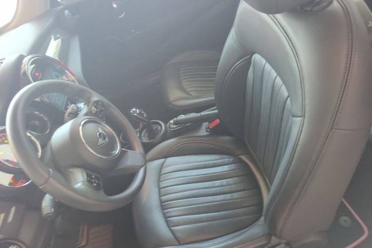 Used MINI 2022 Updated 1.5T ONE Left Front Seat
