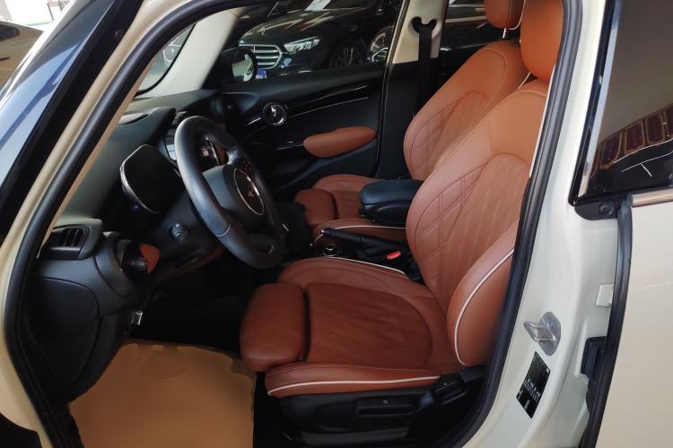 Used MINI 2022 Updated 1.5T COOPER Artist Five-Door Edition Left Front Seat