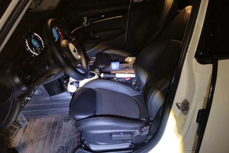 Used MINI 2022 Updated 1.5T COOPER Classic Edition Five-Door Version Left Front Seat