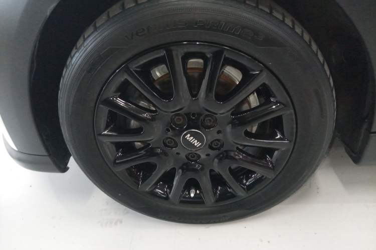 Used MINI 2022 1.5T ONE Left Front Wheel Hub