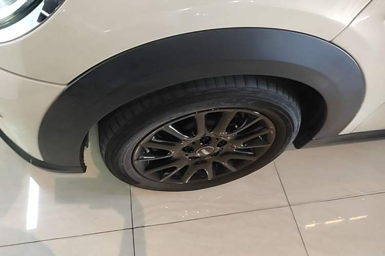 Used MINI 2022 1.5T ONE Left Front Wheel Hub