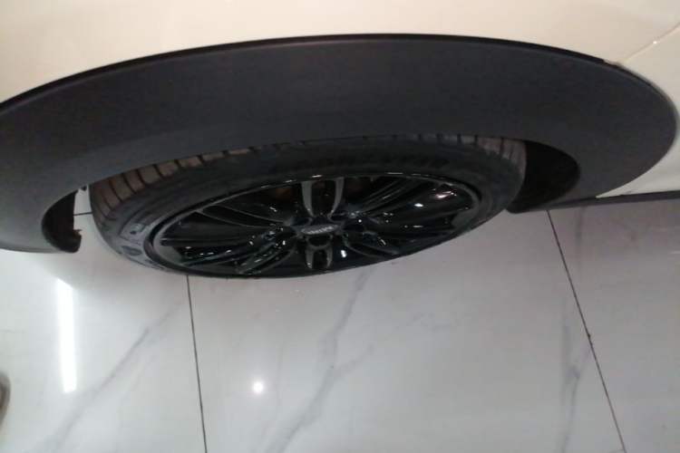 Used MINI 2022 1.5T COOPER Artist Five-Door Edition Left Front Wheel Hub