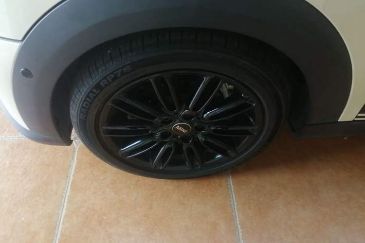Used MINI 2022 1.5T COOPER Classic Edition Five-Door Version Left Front Wheel Hub