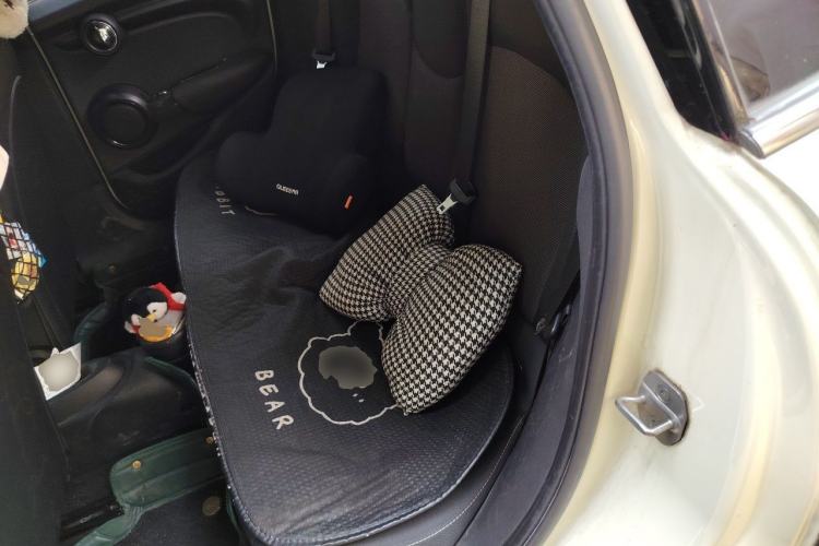 Used MINI 2022 Updated 1.5T ONE Five-Door PLUS Edition Left Rear Seat