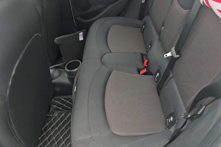 Used MINI 2022 Updated 1.5T ONE Five-Door PLUS Edition Left Rear Seat
