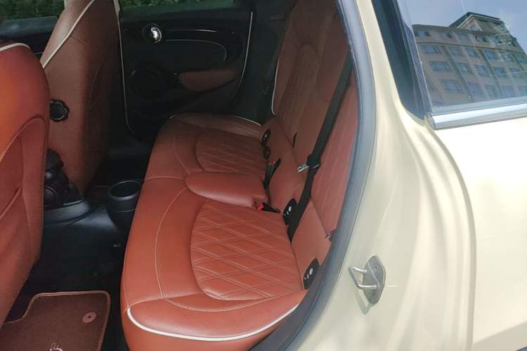 Used MINI 2022 1.5T COOPER Five-Door Edition The Coopers Commemorative Version Left Rear Seat