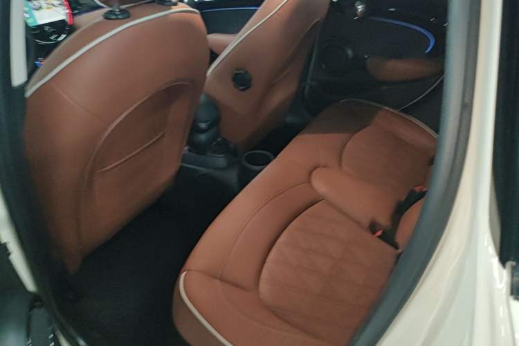 Used MINI 2022 Updated 1.5T COOPER Artist Five-Door Edition Left Rear Seat