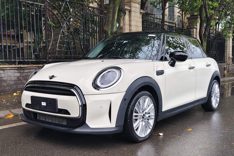 Used MINI 2022 Updated 1.5T COOPER Classic Edition Five-Door Version Guazi used car, China used car export, Used car for sale, Used cars, Cheapest cars for sale
