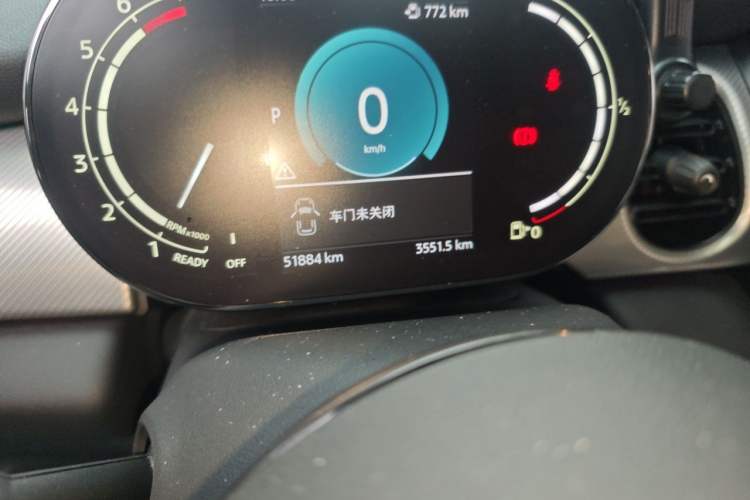 Used MINI 2022 Updated 1.5T COOPER Classic Edition Five-Door Version Odometer Close Up