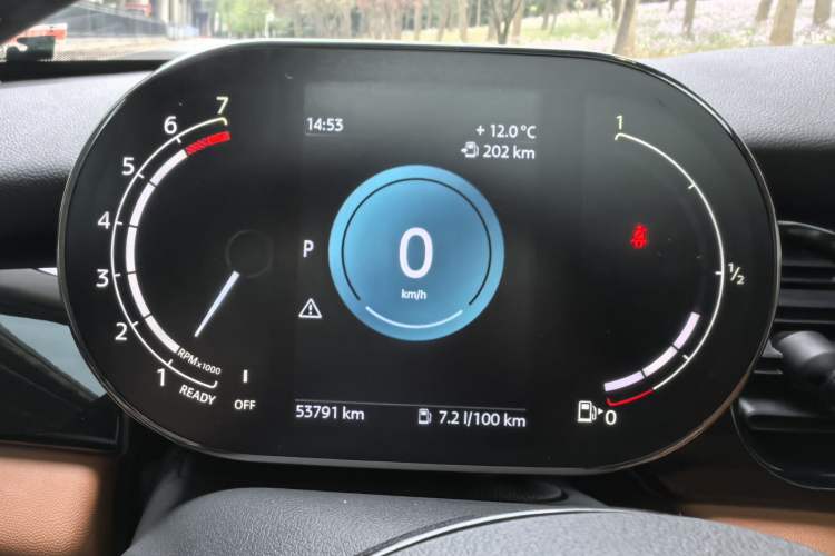Used MINI 2022 1.5T COOPER Artist Five-Door Edition Odometer Close Up