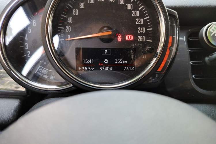 Used MINI 2022 Updated 1.5T ONE Five-Door PLUS Edition Odometer Close Up