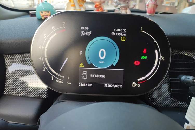 Used MINI 2022 Updated 2.0T COOPER S Classic Edition Five-Door Version Odometer Close Up