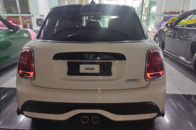 Used MINI 2022 2.0T COOPER S Classic Edition Five-Door Version Rear