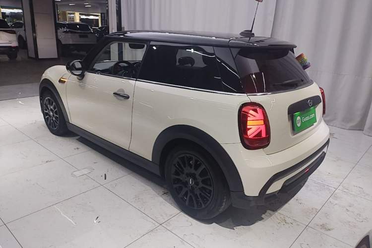 Used MINI 2022 1.5T ONE Rear Left 45 Deg