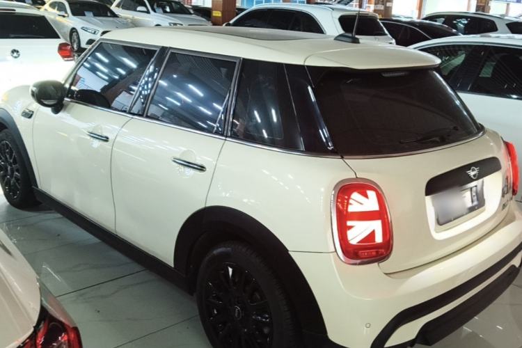 Used MINI 2022 1.5T ONE Five-Door PLUS Rear Left 45 Deg
