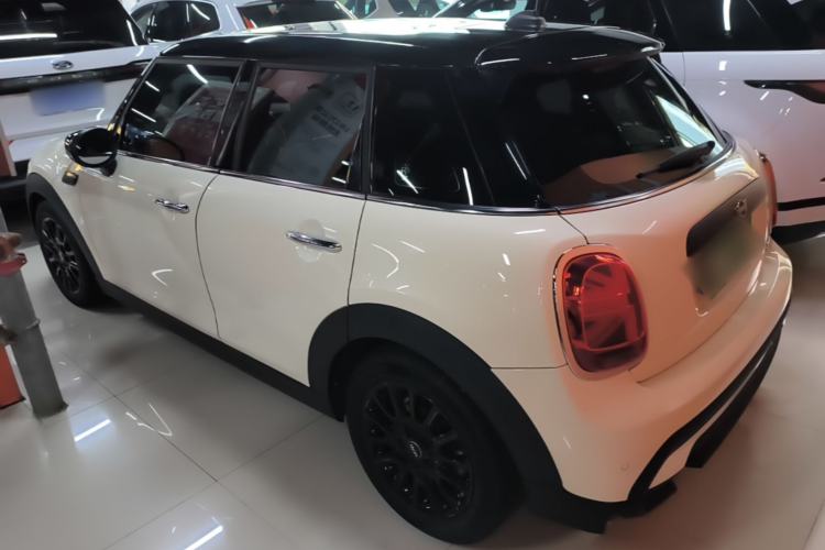 Used MINI 2022 1.5T ONE Five-Door PLUS Rear Left 45 Deg