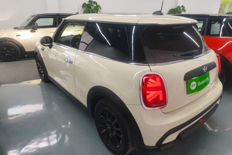 Used MINI 2022 1.5T ONE Rear Left 45 Deg