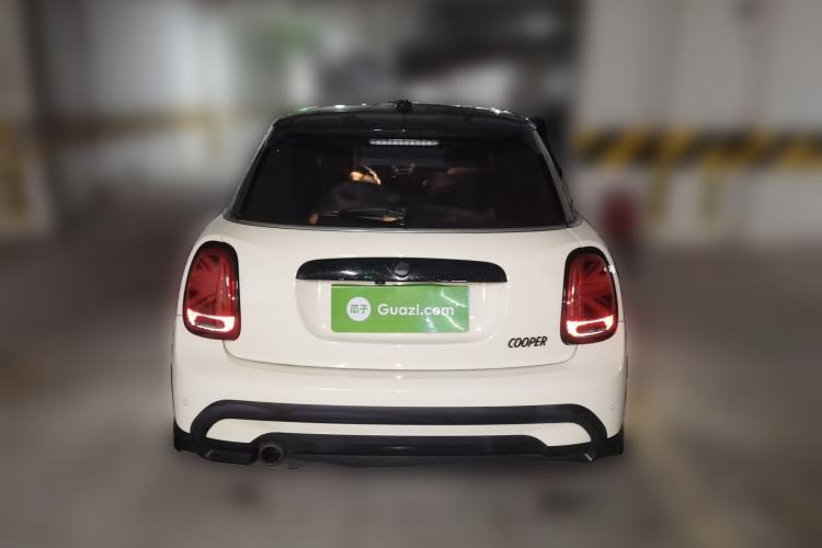 Used MINI 2022 Updated 1.5T COOPER Artist Five-Door Edition Rear