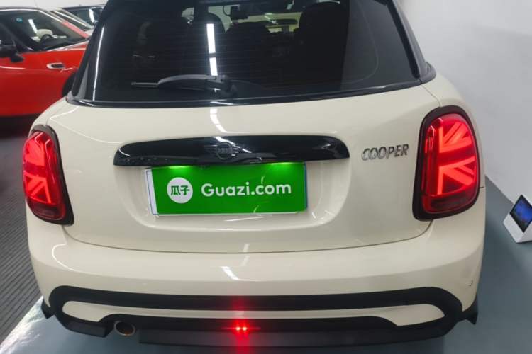 Used MINI 2022 Updated 1.5T COOPER Classic Edition Five-Door Version Rear