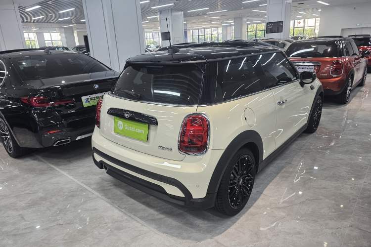 Used MINI 2022 Updated 1.5T COOPER Artist Rear Right 45 Deg