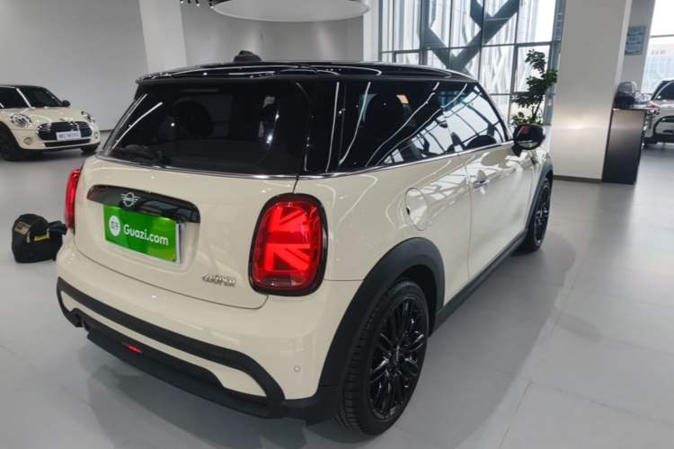 Used MINI 2022 1.5T COOPER Classic Edition Rear Right 45 Deg