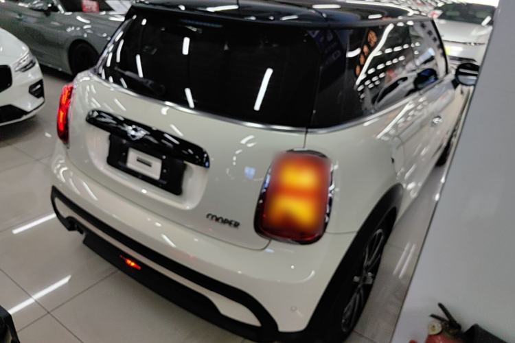 Used MINI 2022 1.5T COOPER Artist Rear Right 45 Deg