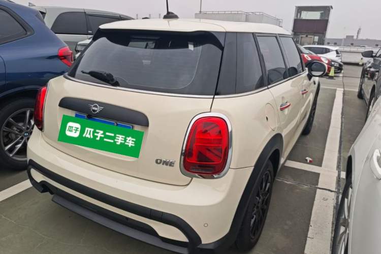 Used MINI 2022 Updated 1.5T ONE Five-Door PLUS Edition Rear Right 45 Deg