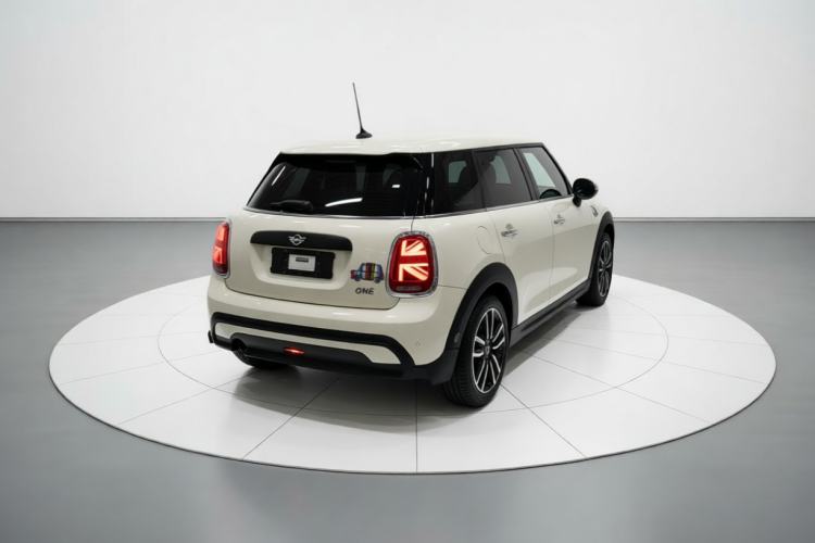 Used MINI 2022 1.5T ONE Five-Door PLUS Rear