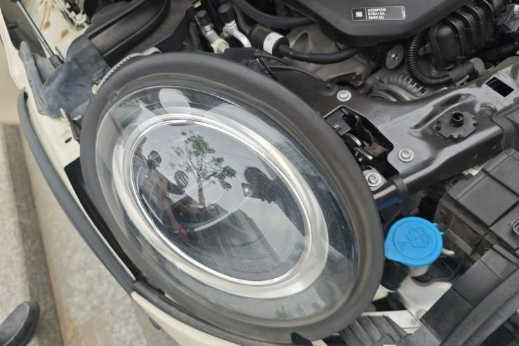 Used MINI 2022 Updated 1.5T COOPER Classic Edition Five-Door Version Right Front Headlight
