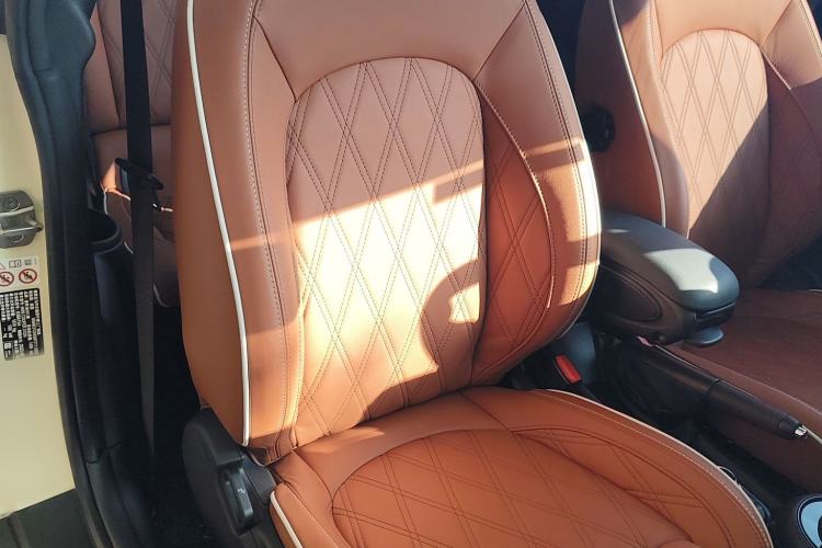 Used MINI 2022 Updated 1.5T COOPER Artist Right Front Seat