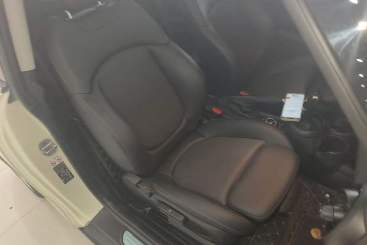Used MINI 2022 Updated 1.5T COOPER Classic Edition Right Front Seat