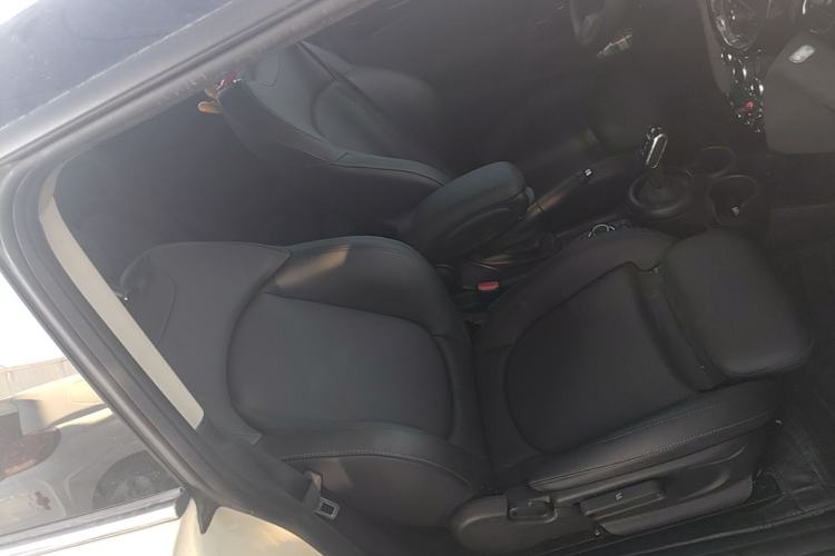 Used MINI 2022 Updated 1.5T COOPER Artist Right Front Seat