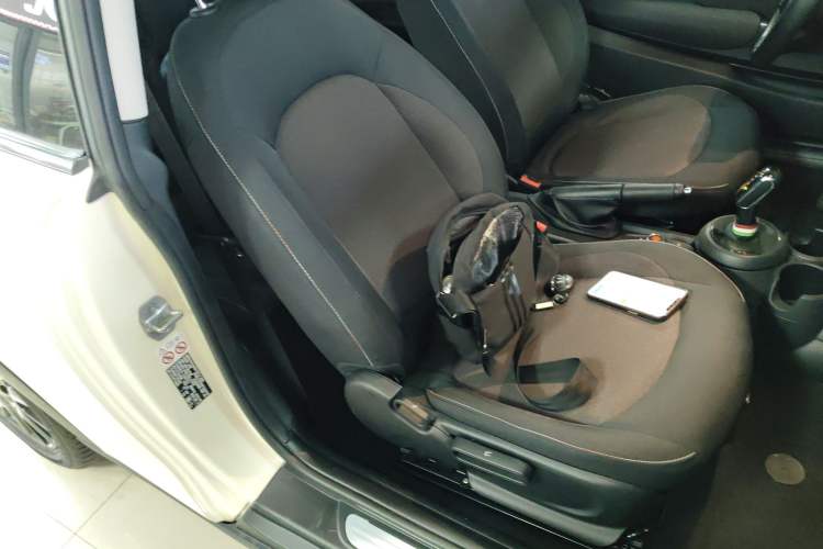 Used MINI 2022 Updated 1.5T ONE Right Front Seat