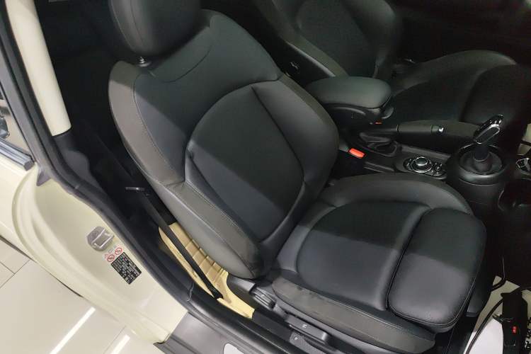 Used MINI 2022 1.5T COOPER Artist Right Front Seat